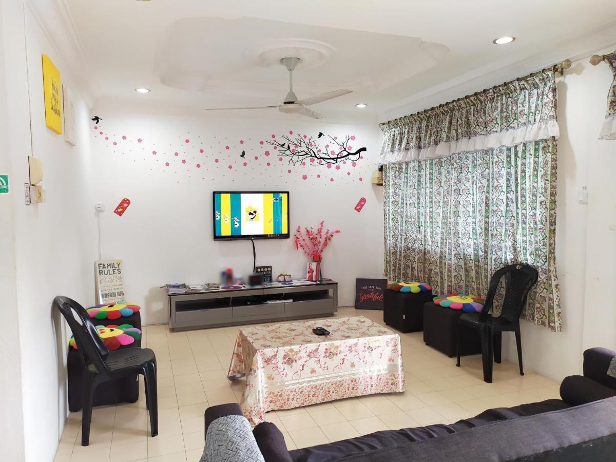 H Homestay Sibu - 500Mbps Wifi, Full Astro & Private Parking! Экстерьер фото